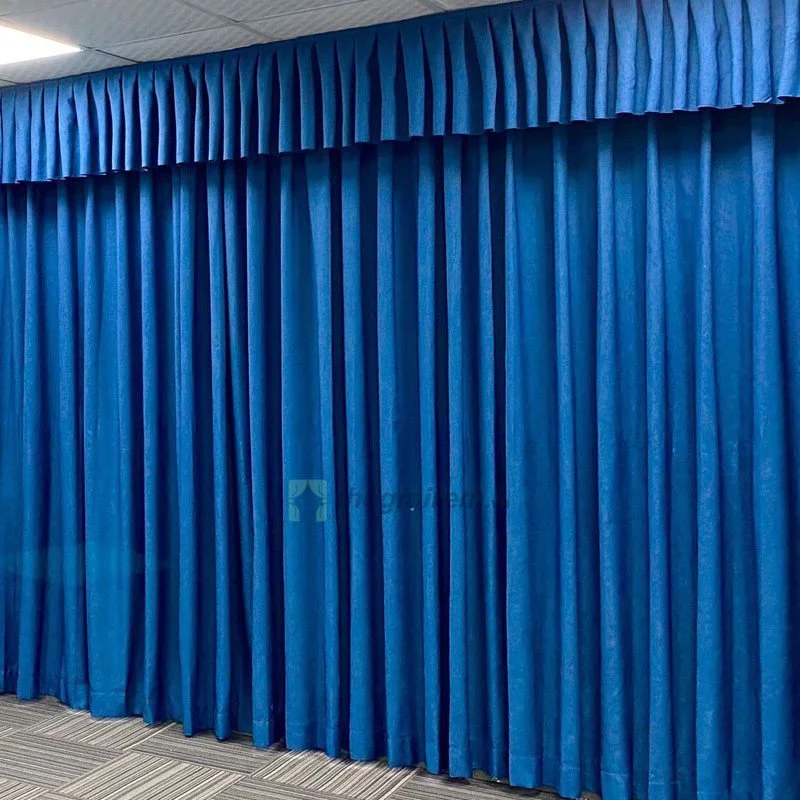 rem-hoi-truong-san-khau-8